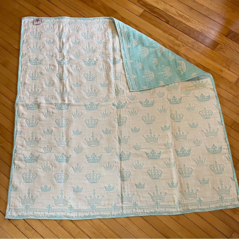 KOKADI Woven 4 Layer Gauze Cotton Bamboo Crown Print Aqua White Swaddle Handmade - Picture 3 of 6